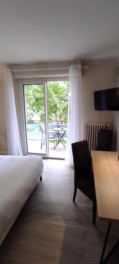 Hostellerie Du Parc Labarthe-Inard エクステリア 写真