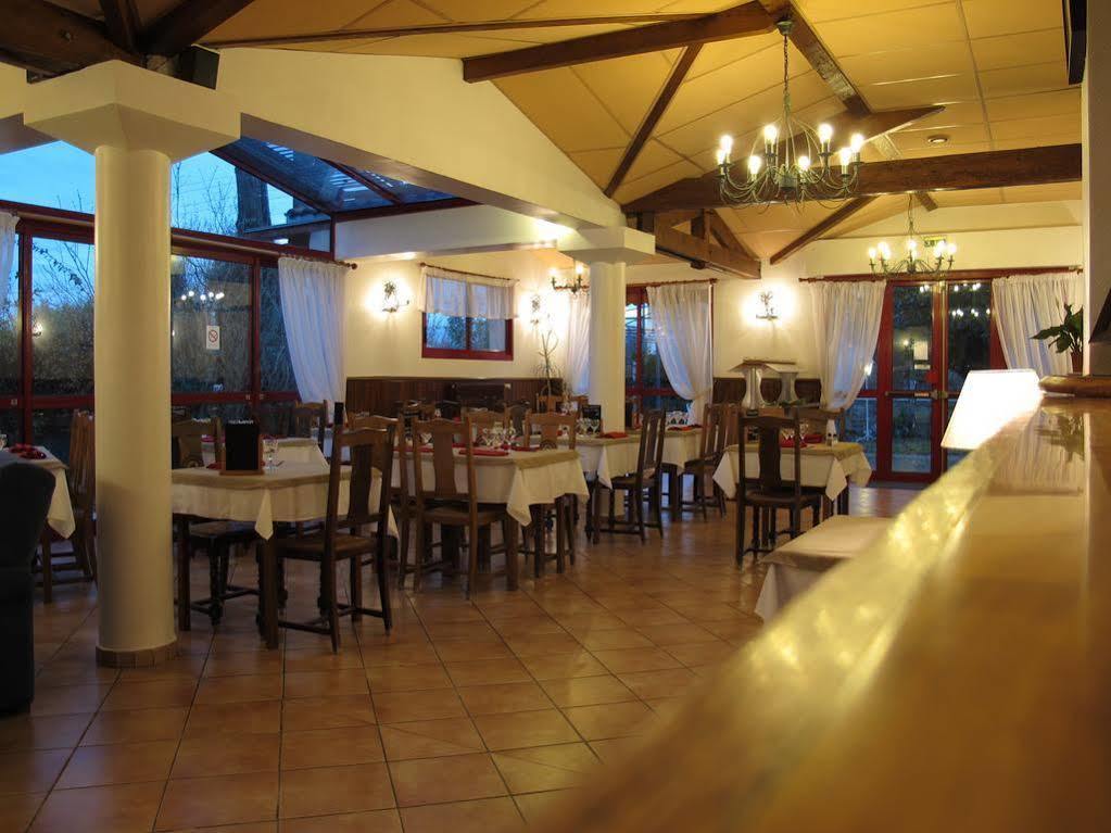 Hostellerie Du Parc Labarthe-Inard エクステリア 写真